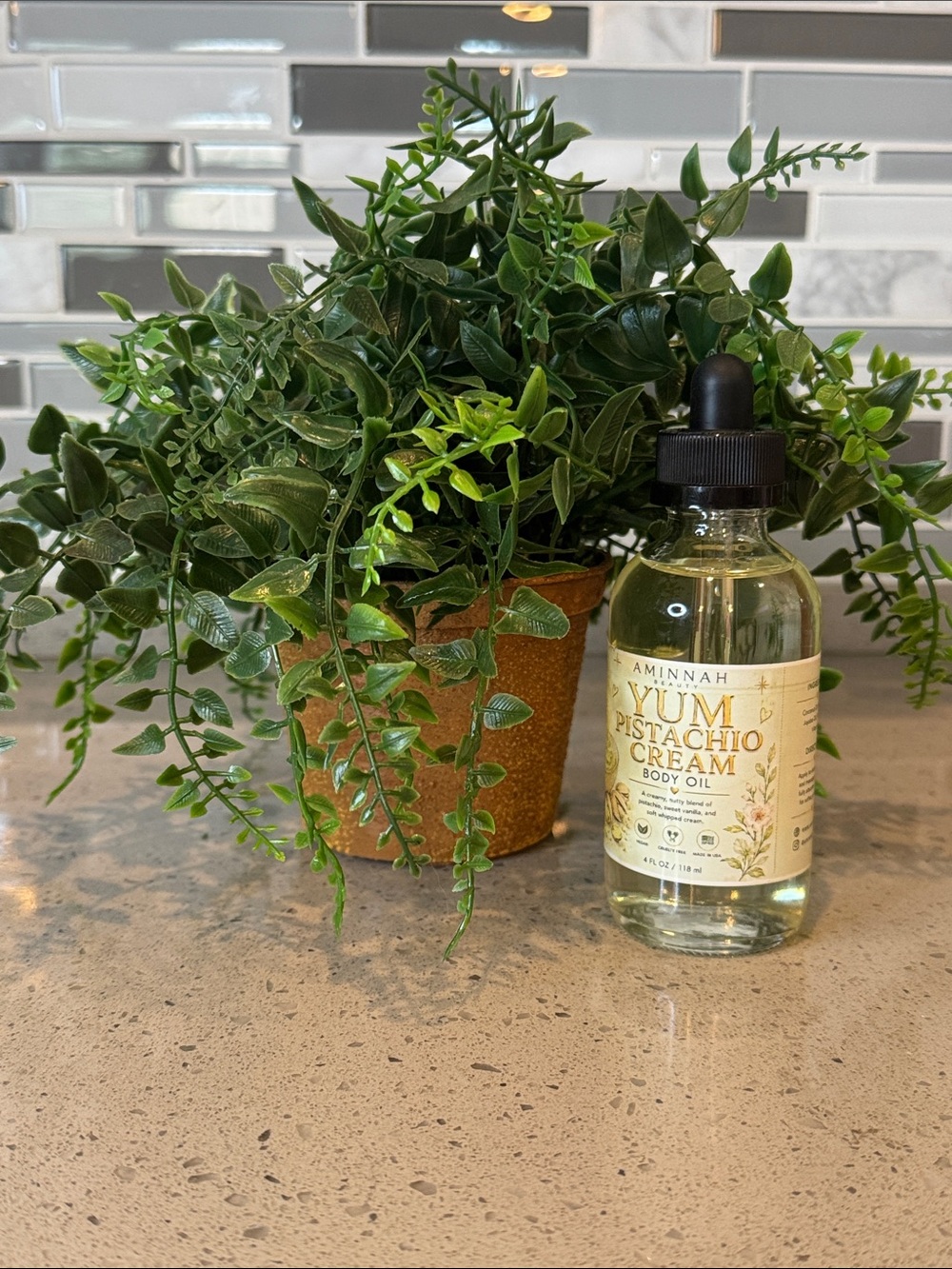 AMINNAH - YUM PISTACHIO CREAM BODY OIL